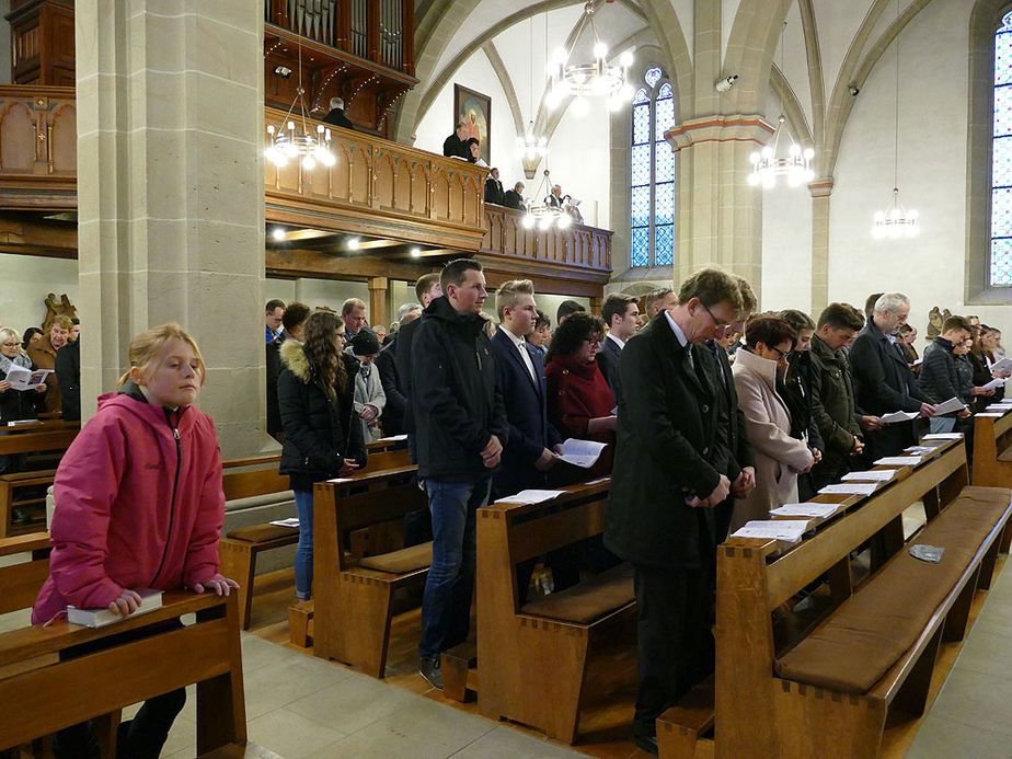 Firmung 2017 in Naumburg (Foto: Karl-Franz Thiede)